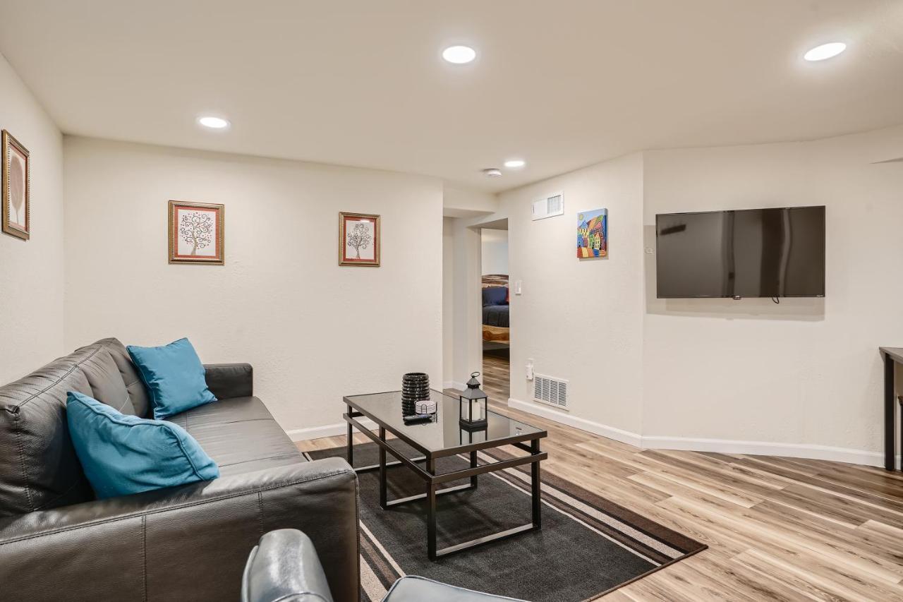 Sloans Lake Getaway - Basement Apartment Near Broncos And Downtown Denver Lakewood Extérieur photo