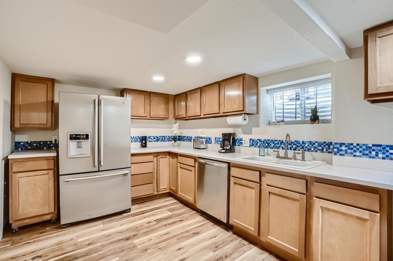 Sloans Lake Getaway - Basement Apartment Near Broncos And Downtown Denver Lakewood Extérieur photo